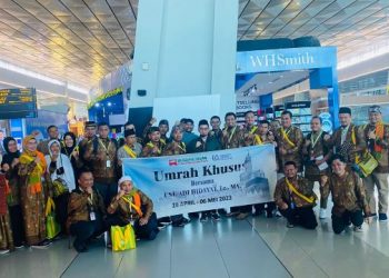 Penuhi Janjinya, UAH Berangkatkan 10 Anggota Kokam Umrah ke Tanah Suci