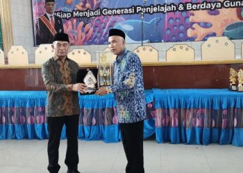 Menko PMK Muhadjir Effendy Resmikan Auditorium KH Ahmad Adnan Noer di Lamongan