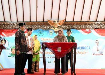 Bupati Tiwi Resmikan Aula Gedung Muhammadiyah dan Berikan Beasiswa untuk Calon Mahasiswa Baru ITBMP