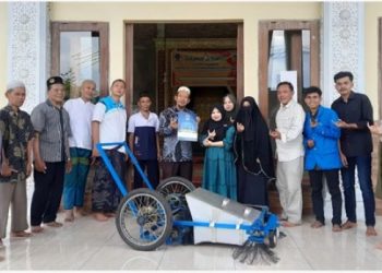 Dosen Fakultas Teknik UMSU Lakukan Bimtek dan Penyerahan Alat Penyapu Bidang Datar Gerak Mekanik