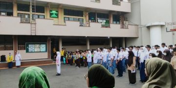 Perguruan Cabang Muhammadiyah Tomang Sambut Siswa Baru dengan Apel Pagi
