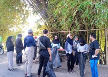 Ajak Masyarakat Jaga Kebersihan Lingkungan, BEM UMC Giatkan Bersih-bersih Sungai