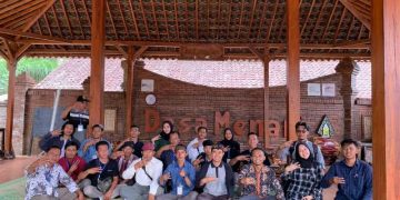 Tingkatkan Pengelolaan Desa Wisata, Tim UMS dan ITS PKU Libatkan Mitra dalam Studi Banding