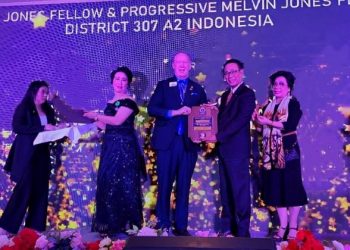 Direktur Pascasarjana UMSU Prof Dr Triono Eddy SH MHum Terima Penghargaan MJF dari LCIF