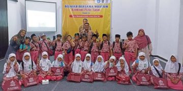 Kunjungi Museum Kambang Putih, Siswa SD Muhammadiyah 2 Plus Palang Rasakan Pengalaman Belajar yang Menyenangkan