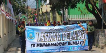 Pasukan Marching Band Laskar Pelangi SDM Bumiayu Turut Meriahkan Tabligh Akbar dan Pengukuhan PCM-PCA Bumiayu