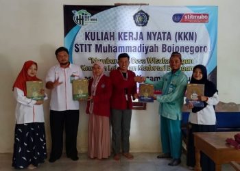 KL Lazis RS Aisyiyah Bojonegoro Bagikan 20 Mushaf Al Qur’an