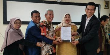 UMSU Tambah Profesor, Ida Hanifah Terima SK Guru Besar Bidang Hukum Ketenagakerjaan