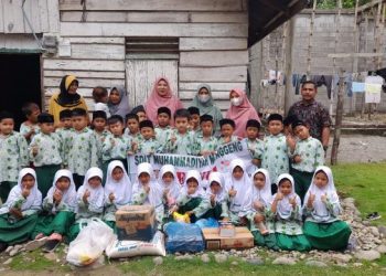 SDIT Muhammadiyah Manggeng Peduli Kunjungi Rumah Yatim