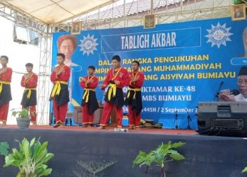 Atraksi Tapak Suci Santri Turut Meriahkan Tabligh Akbar dan Pengukuhan PCM-PCA Bumiayu 
