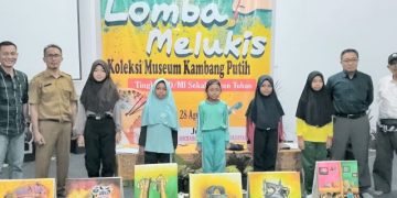 Siswi SD Muhammadiyah 2 Plus Palang Raih Juara 3 Lomba Lukis