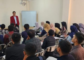 Dekan Fakultas Hukum UMSU Isi Kuliah Tamu di FH UM Pontianak