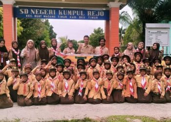 KKN Angkatan 2 STKIP Muhammadiyah OKU Timur Ngajar Pramuka di SDN Kumpul Rejo