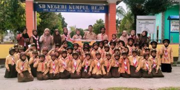 KKN Angkatan 2 STKIP Muhammadiyah OKU Timur Ngajar Pramuka di SDN Kumpul Rejo