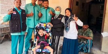 Lazis KL RS ‘Aisyiyah Bojonegoro Beri Bantuan kepada Pasian Berkebutuhan Khusus