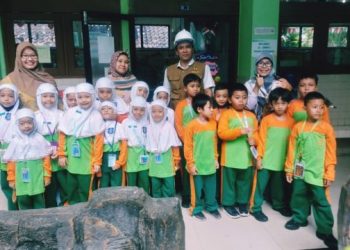 Datangkan Praktisi Kontraktor, Siswa Sekolah Penggerak SD Muhammadiyah 1 Ketelan Ikuti Kelas Inspirasi