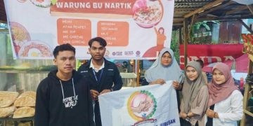 Program Kencleng BaPer HMJ Kessos UMSU Bantu Pedagang Kecil di Kota Medan