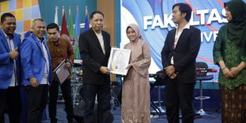 Bertabur Prestasi, FISIP UMSU Yudisium 220 Lulusan