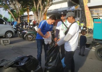 Gerakan Amal Sedekah Sampah dan Bawah Skor Berkolaborasi Atasi Sampah di Stadion