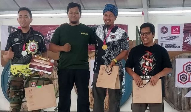 PisauMu Yogyakarta Raih Prestasi di Kejuaraan Terbuka Lempar Pisau dan Kapak Porlempika Jabar – Rabani