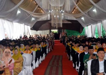 163 lulusan STKIP Muhammadiyah OKU Timur Diwisuda