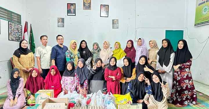 FISIP UMSU Anjangsana dan Salurkan Bantuan ke Panti Asuhan Melati Aisyiyah