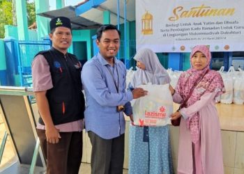 LazisMu Dukuhturi Berikan Kado Ramadhan untuk Para Guru