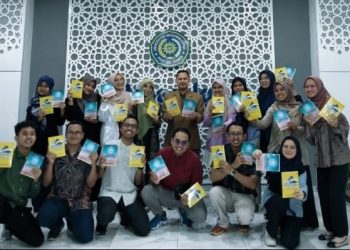 Mahasiswa S2 Pendidikan Bahasa Indonesia SPs UHAMKA Luncurkan Buku