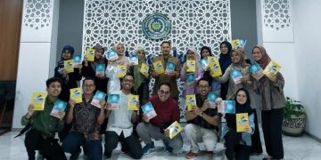Mahasiswa S2 Pendidikan Bahasa Indonesia SPs UHAMKA Luncurkan Buku