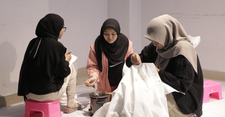 Prodi Kriya Tekstil dan Fashion UM Bandung Sukses Adakan Uji Kompetensi Sektor Batik