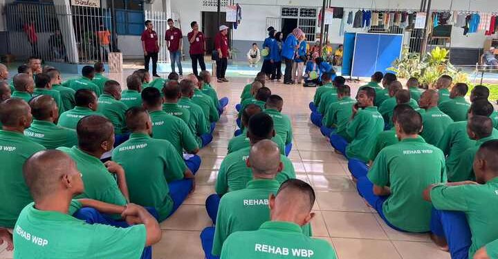 Fokus Rehabilitasi Gandeng HMJ KS FISIP UMSU Lakukan Terapi Kelompok di Lapas Kelas II A Pematang Siantar