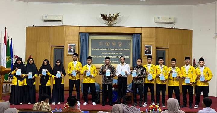 Launching Buku Antologi Santri At-Tin UMP: Menebar Inspirasi Melalui “Pendidikan, Persahabatan dan Perjuangan”