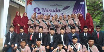 Wisuda Santri Angkatan ke-4 PontrenMu Aasyiqul Qur’an Sirampog Berlangsung Syahdu
