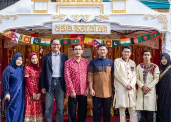 Adu Pertunjukkan, Kelompok Praktikum Kajian Kawasan Persembahkan Pentas Budaya Sejarah yang Filosofis