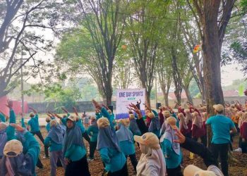 Hari Pertama Bekerja Lagi, Guru Karyawan Muhammadiyah GKB Ikuti One Day Sports