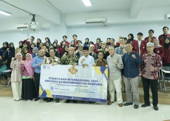 Pelepasan KKN MAs dan Internasional, UM Bandung Siapkan Mahasiswa Berkontribusi di Masyarakat