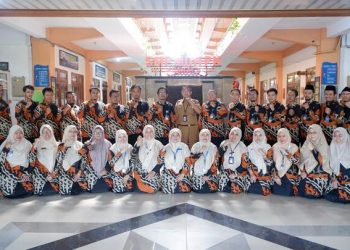 Perkuat Kinerja GTK, SMP Muhammadiyah PK Gelar Raker dan IHT