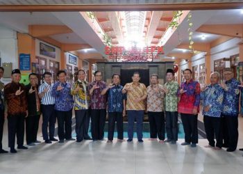 Dikdasmen PNF PP Muhammadiyah Gelar FGD Pengembangan Buku MIPA Integratif, Holistik, Bilingual