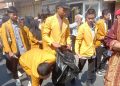 Karnaval HUT RI Ke-79; PC Muhammadiyah Adiwerna Gotong Royong Bersihkan Sampah