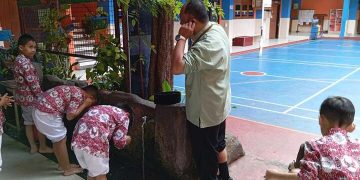 Peduli Habituasi, SD Muh 1 Solo Kawal Wudhu’ Anak Didiknya