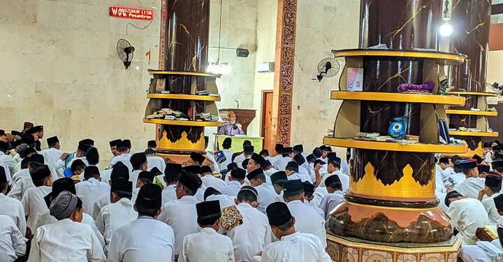 Pesan Abdul Hakam Mubarok: Jangan Jadikan Shalat sebagai Beban