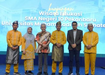Siswa SMA Negeri 10 Pekanbaru Unjuk Kreativitas Seni dan Budaya di UMSU