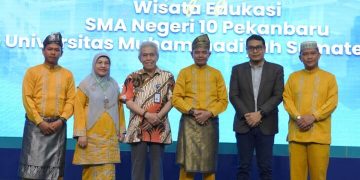 Siswa SMA Negeri 10 Pekanbaru Unjuk Kreativitas Seni dan Budaya di UMSU