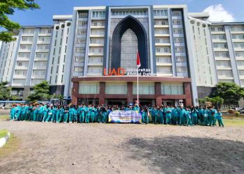 SMP Muhammadiyah 2 Yogyakarta Adakan Explore Education Laboratorium di UAD