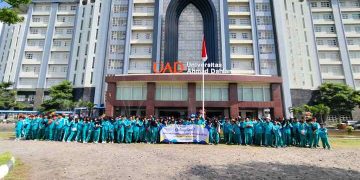 SMP Muhammadiyah 2 Yogyakarta Adakan Explore Education Laboratorium di UAD