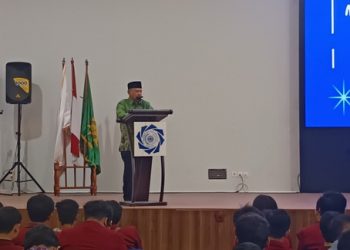 Prof Dadang Kahmad Beri Pencerahan kepada Ratusan Calon Sarjana UM Bandung