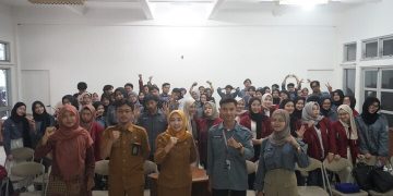 Mahasiswa Prodi Administrasi Publik UM Bandung Perluas Wawasan Motivasi Kerja lewat Guest Lecture Inspiratif