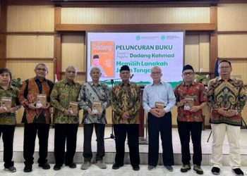PW Muhammadiyah Jabar Gelar Peluncuran Buku ”Memilih Langkah Jalan Tengah: Biografi dan Pemikiran Prof Dadang Kahmad”