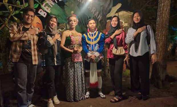 UKM Seni UCY Hadiri Pagelaran Budaya Tradisional “Sedhut Senut”