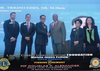 Direktur Pascasarjana UMSU Prof Dr Triono Eddy SH MHum Terima Pin Kehormatan dari LCIF